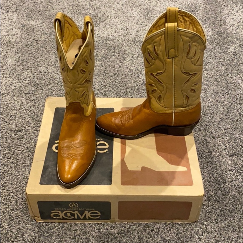 Active women’s cowboy boots